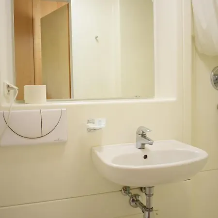 Sovea - City Hotel 2*